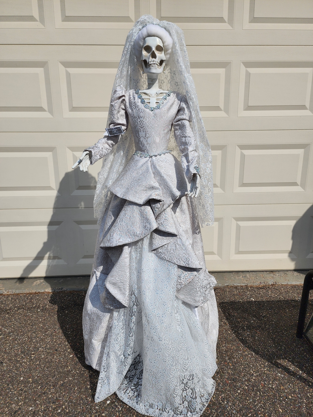 DOOR GREETING White Lace LIFE SIZE Ghost BRIDE Veil